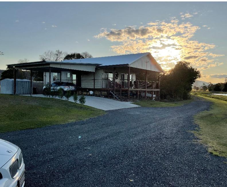 Water View Country Cottage Yandina Creek Exterior photo